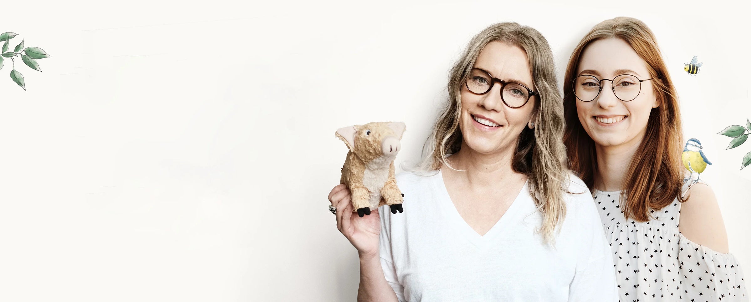 Carola Lehmann with her daughter and a Frischling cuddly toy, founder of vujo Frischling