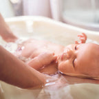 Baby Ölbad Detail-Aufnahme, von vujo
